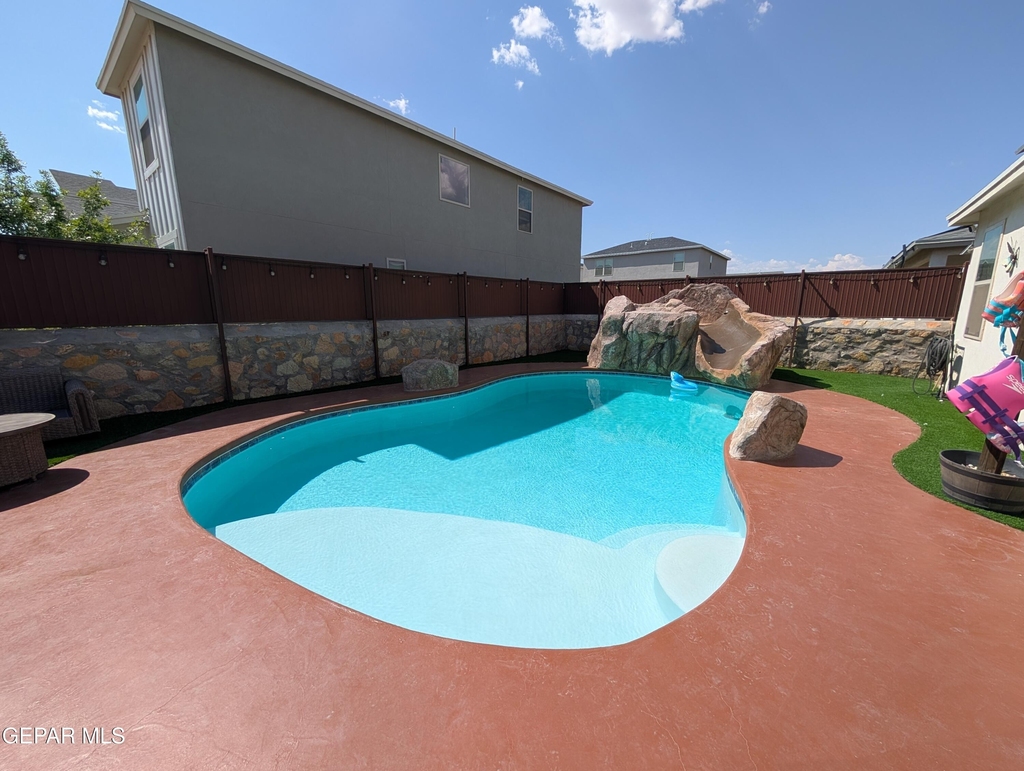 10601 Hidden Crown Place - Photo 2