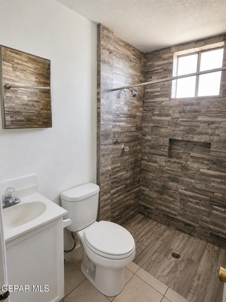 323 Singh Street - Photo 7