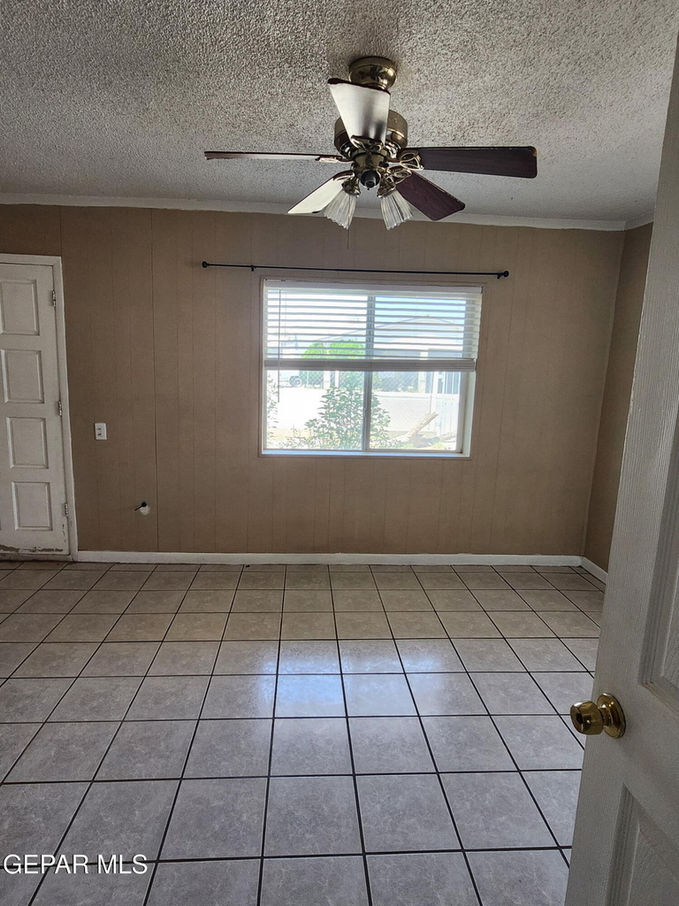 323 Singh Street - Photo 9