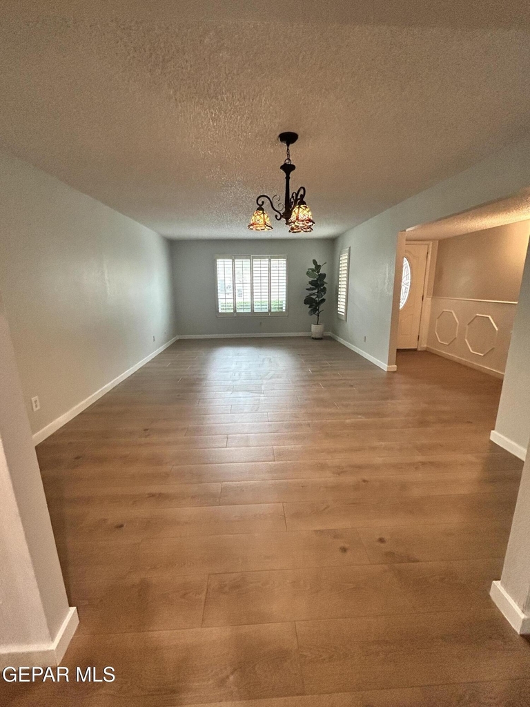 3610 Buxton Drive - Photo 2