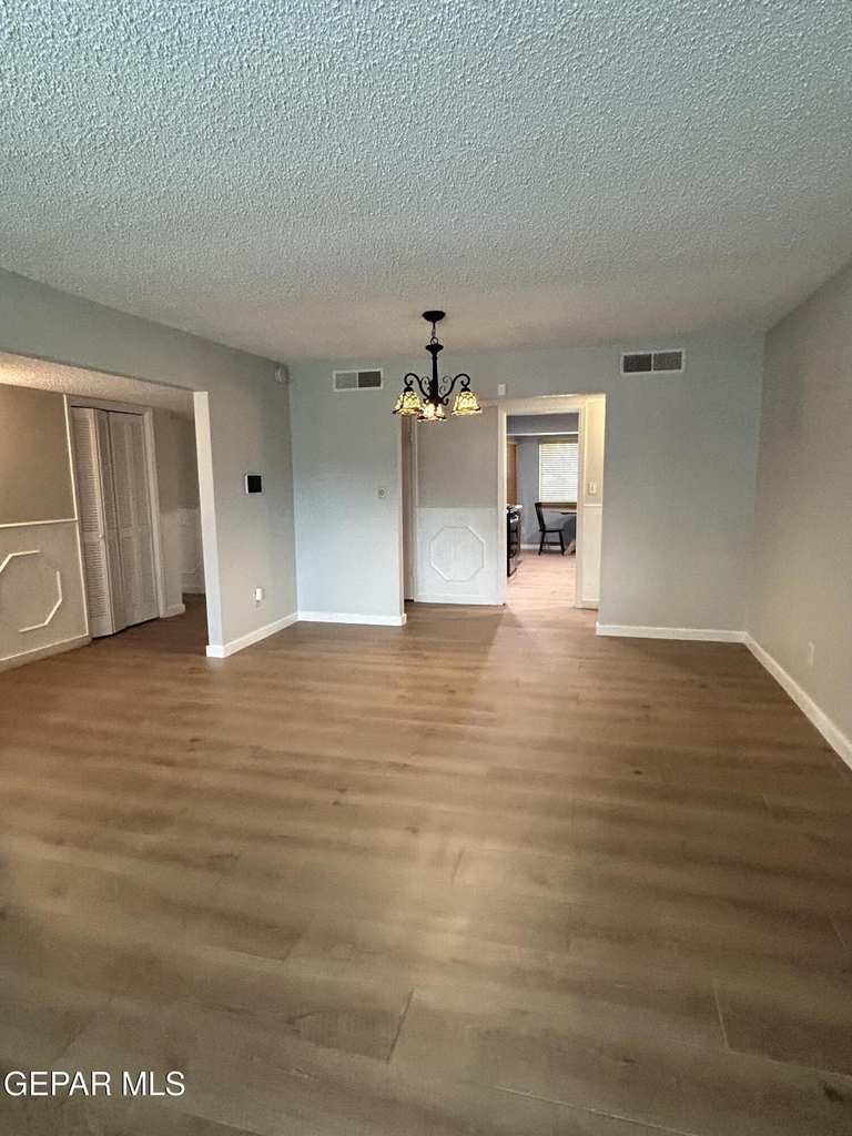 3610 Buxton Drive - Photo 3