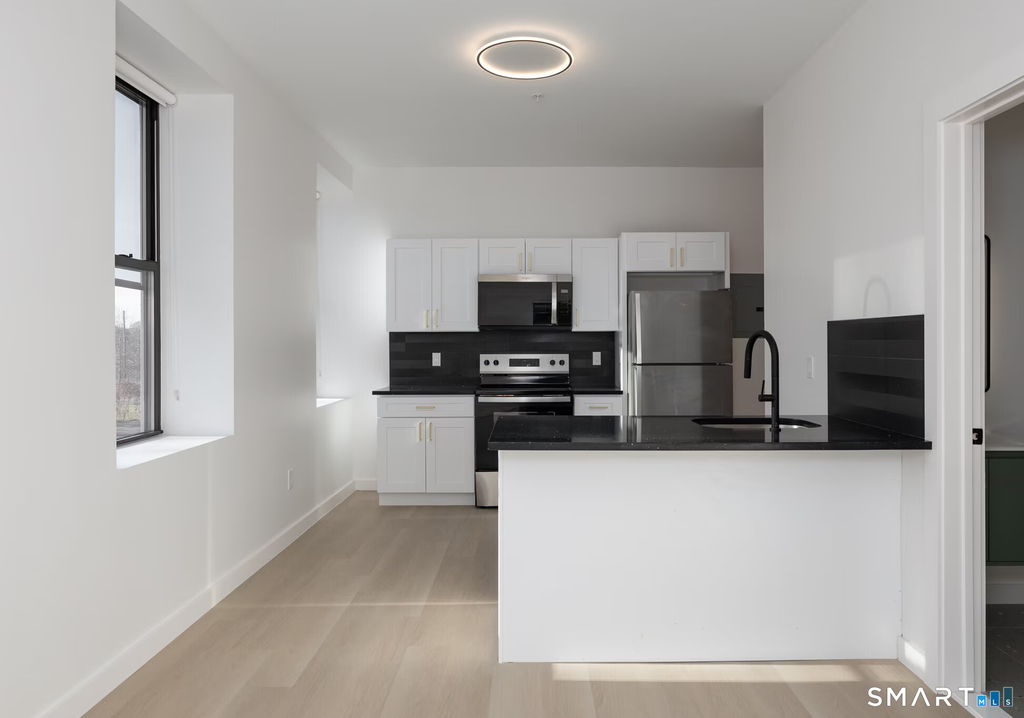 540 Bond Street - Photo 11