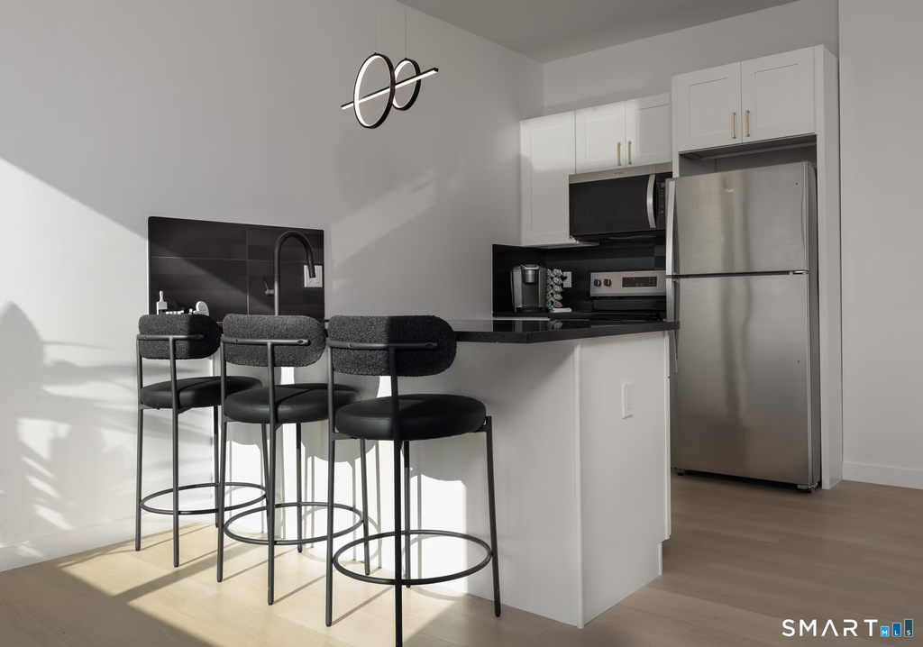 540 Bond Street - Photo 2