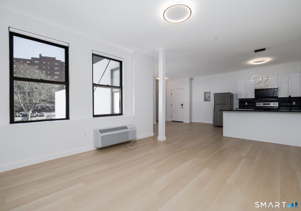 540 Bond Street - Photo 10