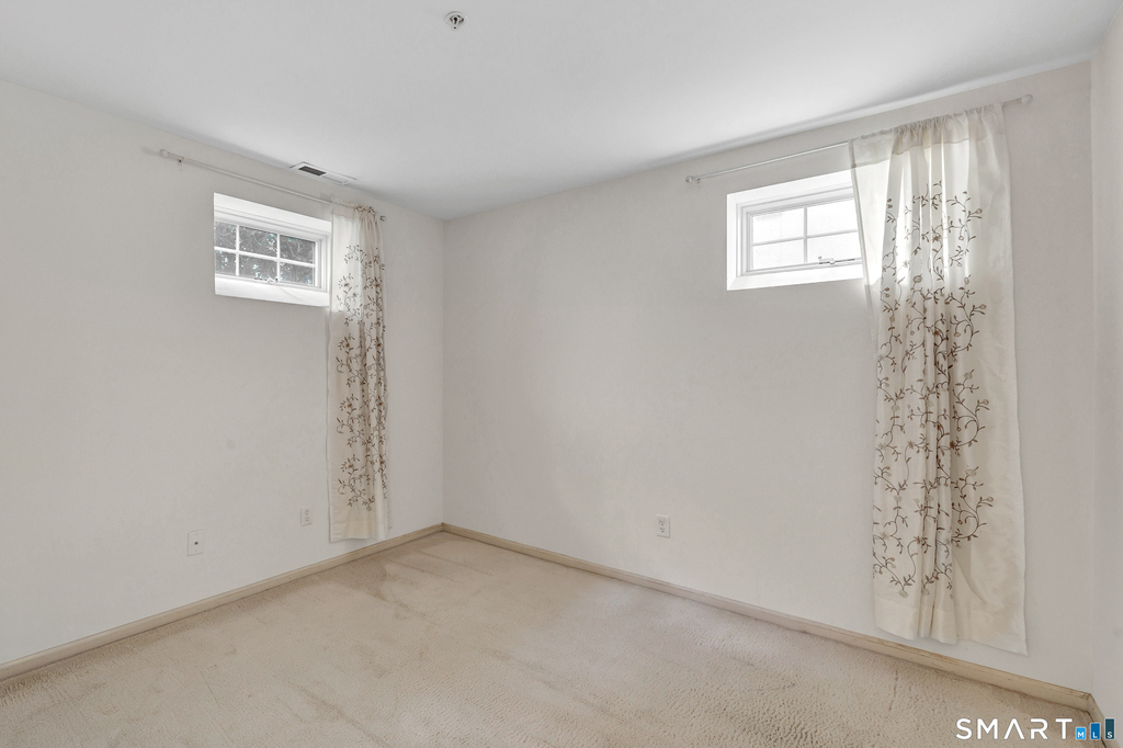 570 Danbury Road - Photo 34