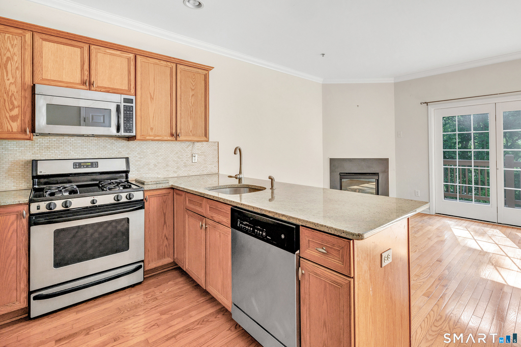 570 Danbury Road - Photo 17