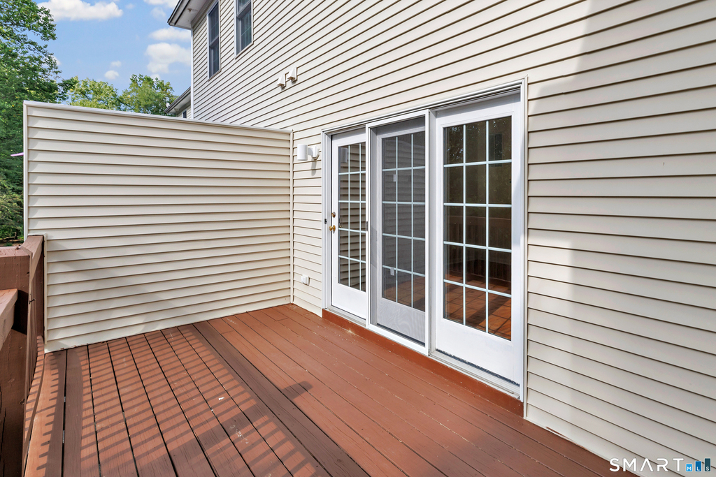 570 Danbury Road - Photo 4