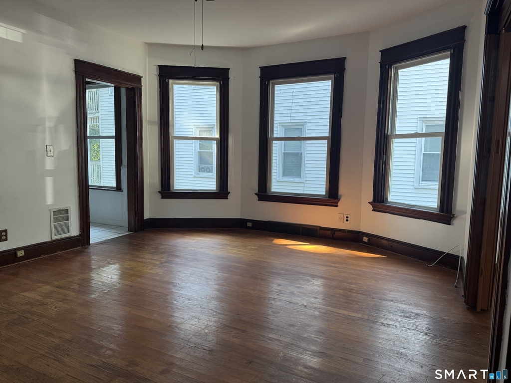 251 Olivia Street - Photo 2