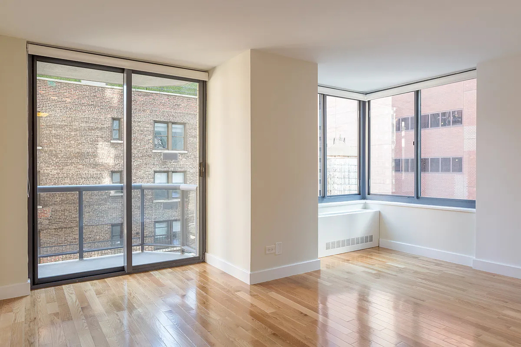West 48th Street - Photo 0