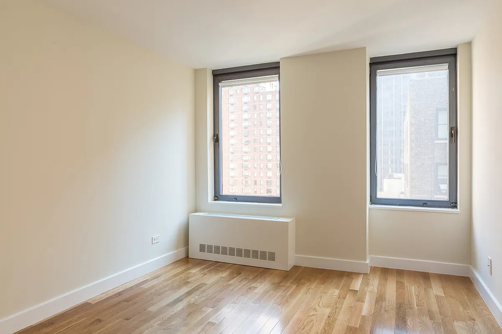 West 48th Street - Photo 3
