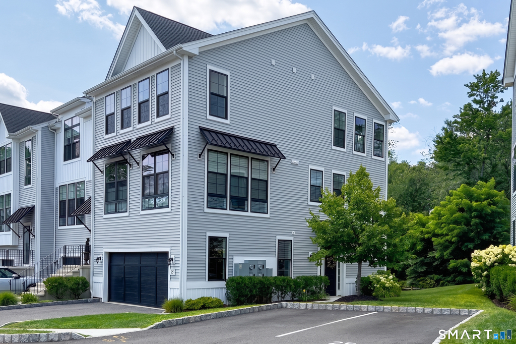 25 Brentwood Circle - Photo 0