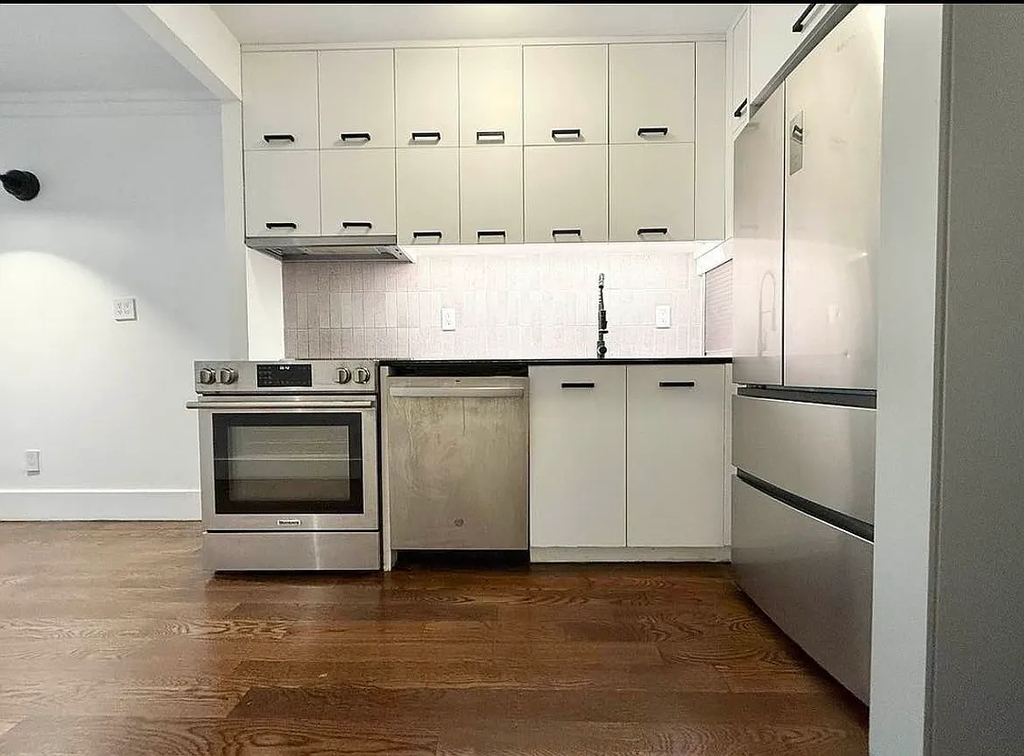 61 3rd Place, Brooklyn, NY 11231 - Photo 2