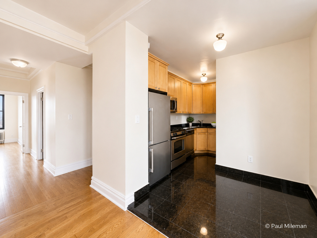 E 10th st / 2nd Ave - Photo 3