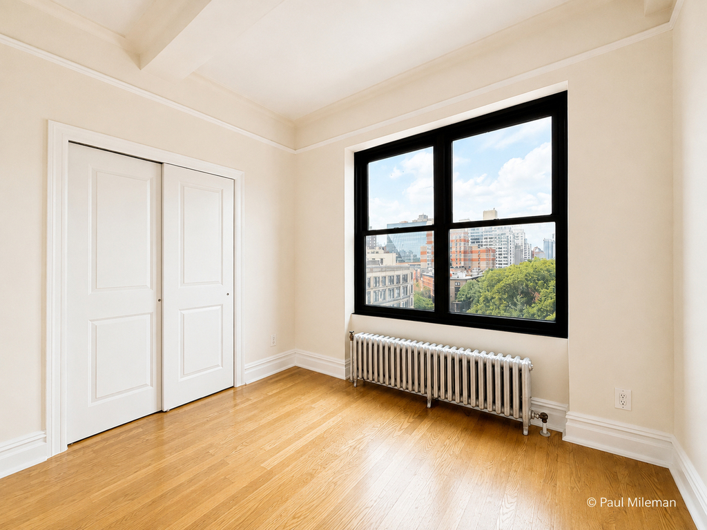 E 10th st / 2nd Ave - Photo 5