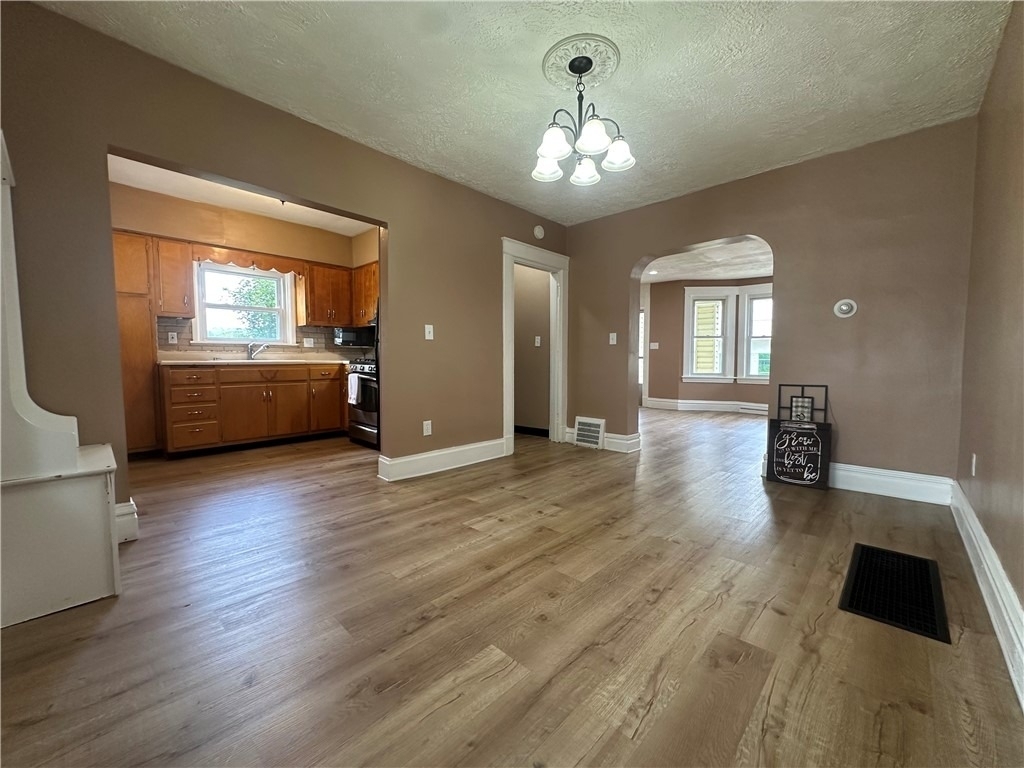 431 W Wayne St - Photo 8