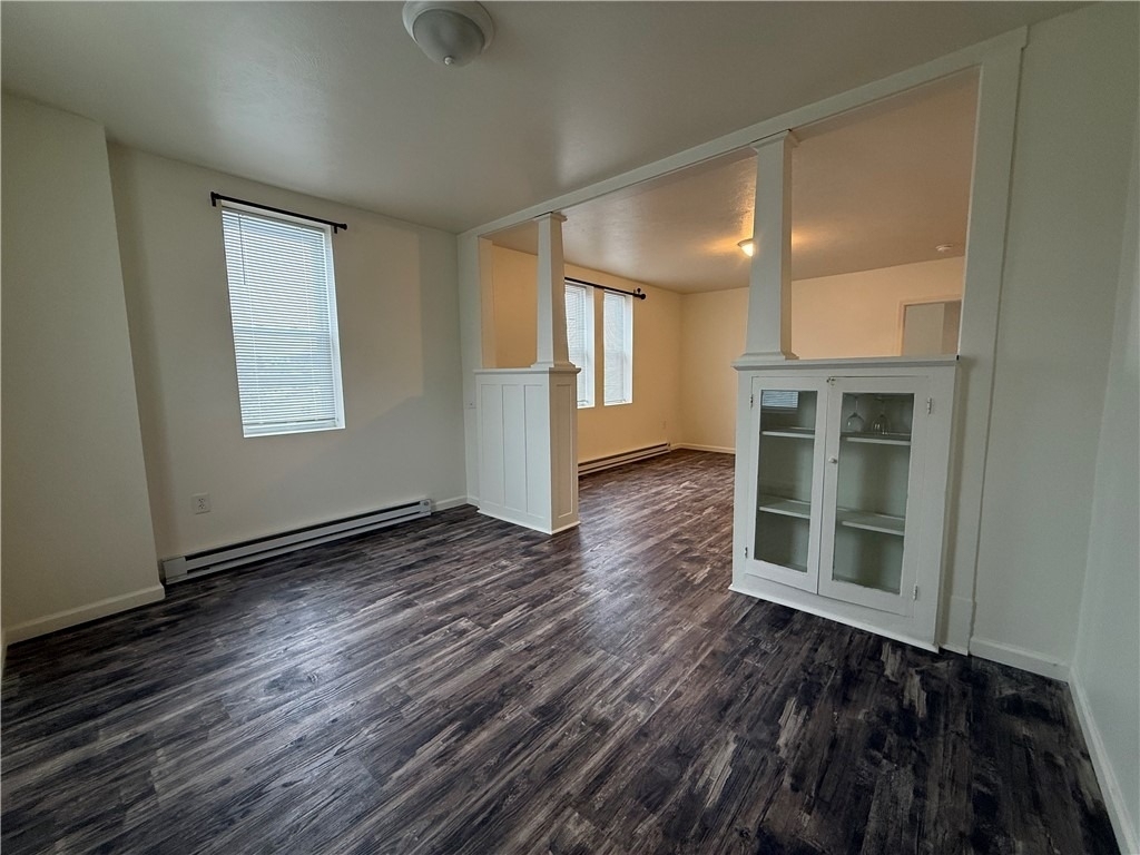 571 Kendall Ave - Photo 3