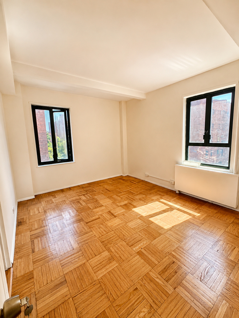 1507 Metropolitan Avenue #6A - Photo 4
