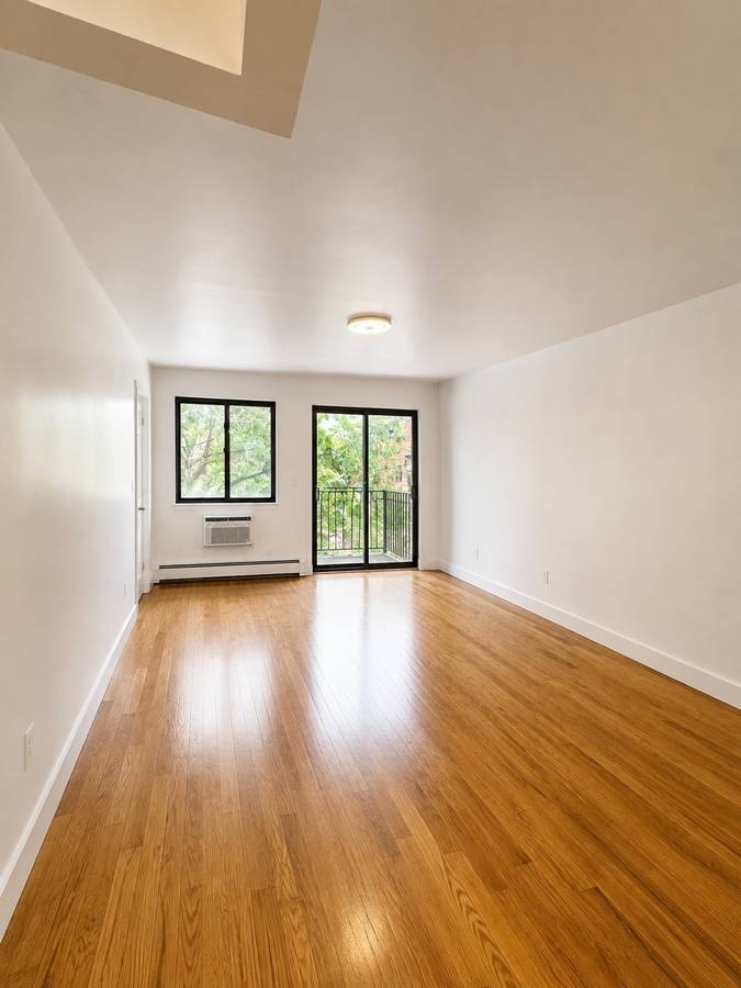 579 Lafayette Avenue - Photo 2