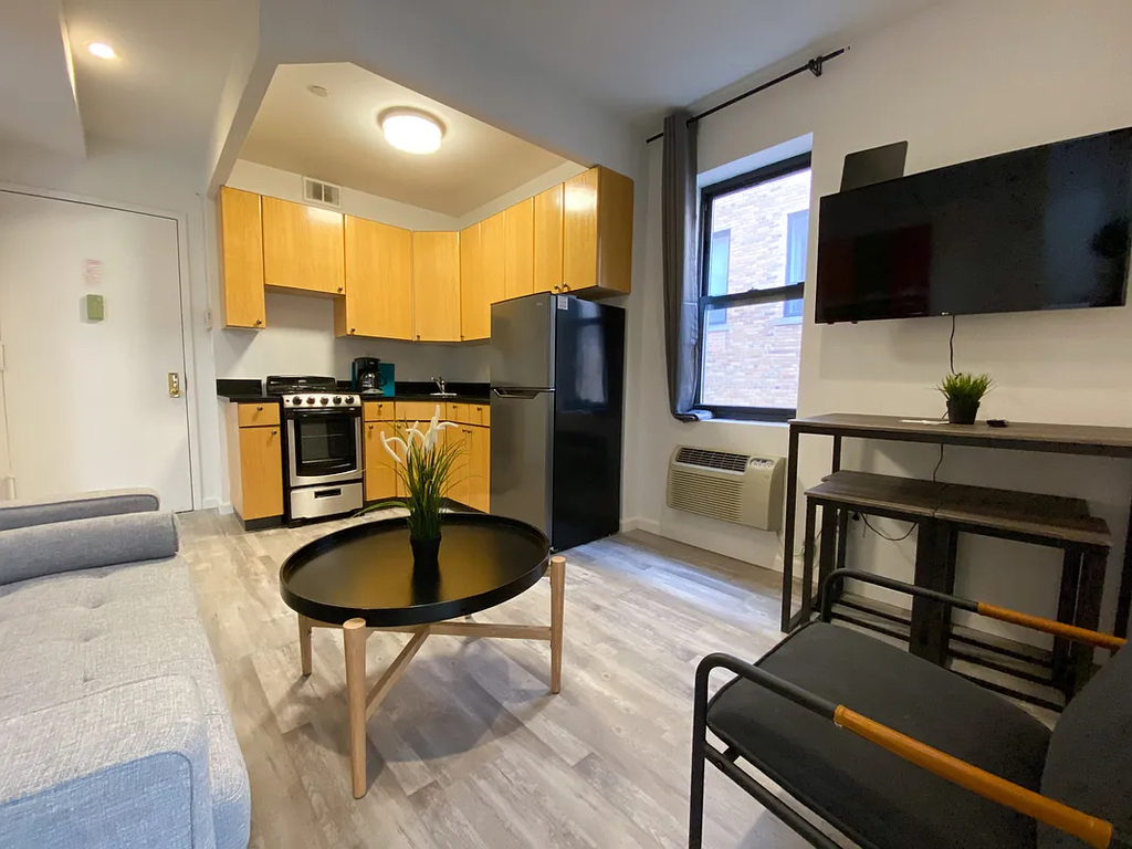 West 51st Street - Photo 2