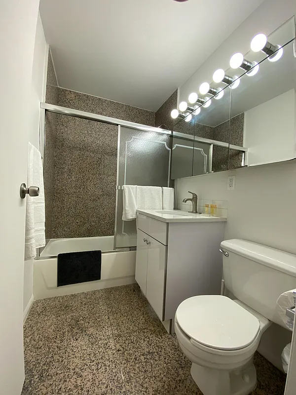 West 51st Street - Photo 4