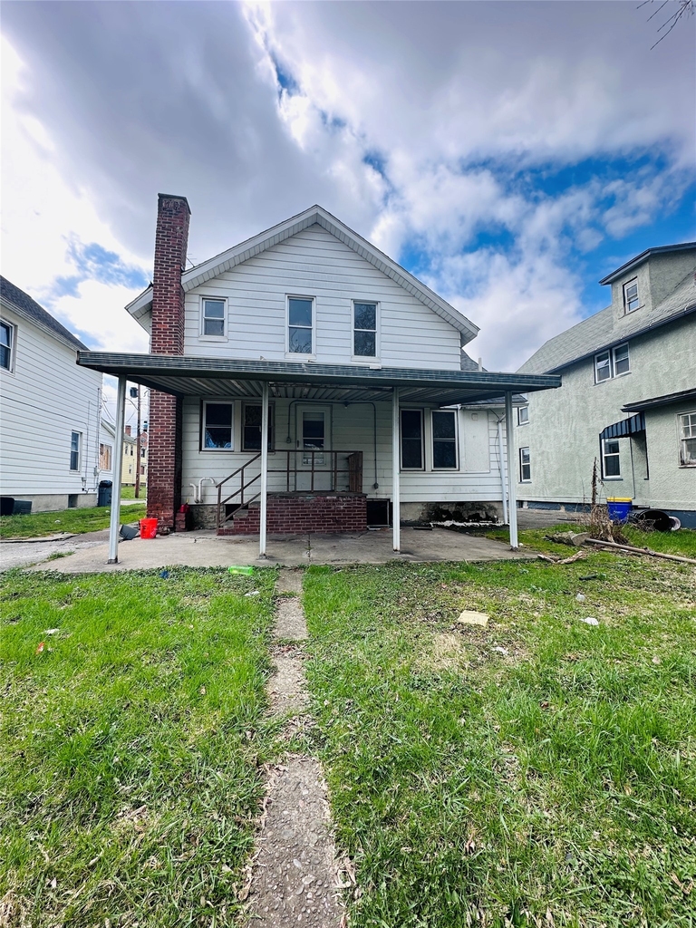 210 Squires Avenue - Photo 2