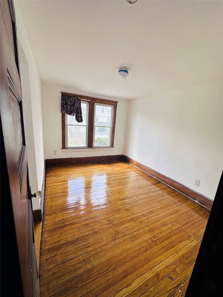 210 Squires Avenue - Photo 14