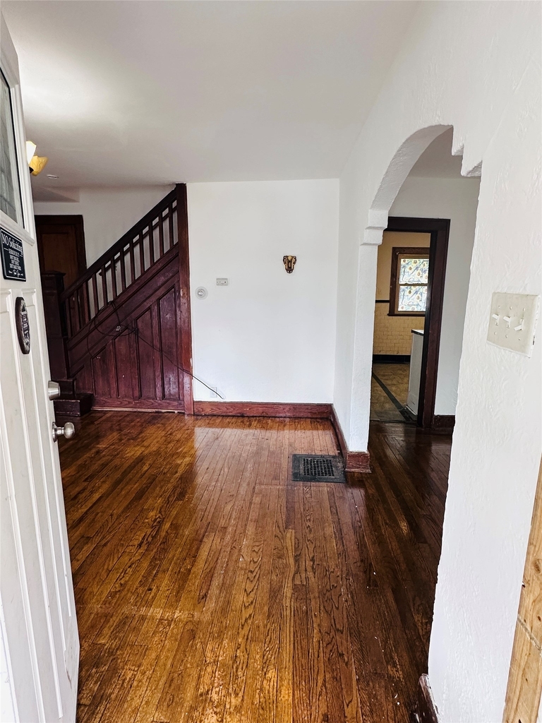 210 Squires Avenue - Photo 7