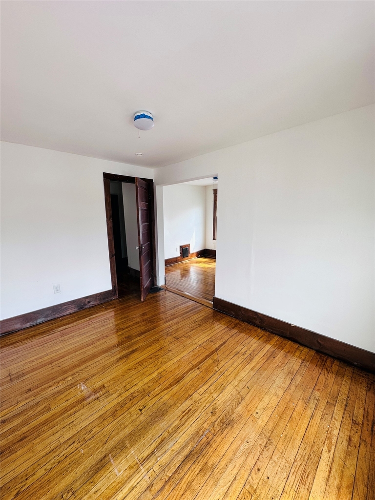 210 Squires Avenue - Photo 15