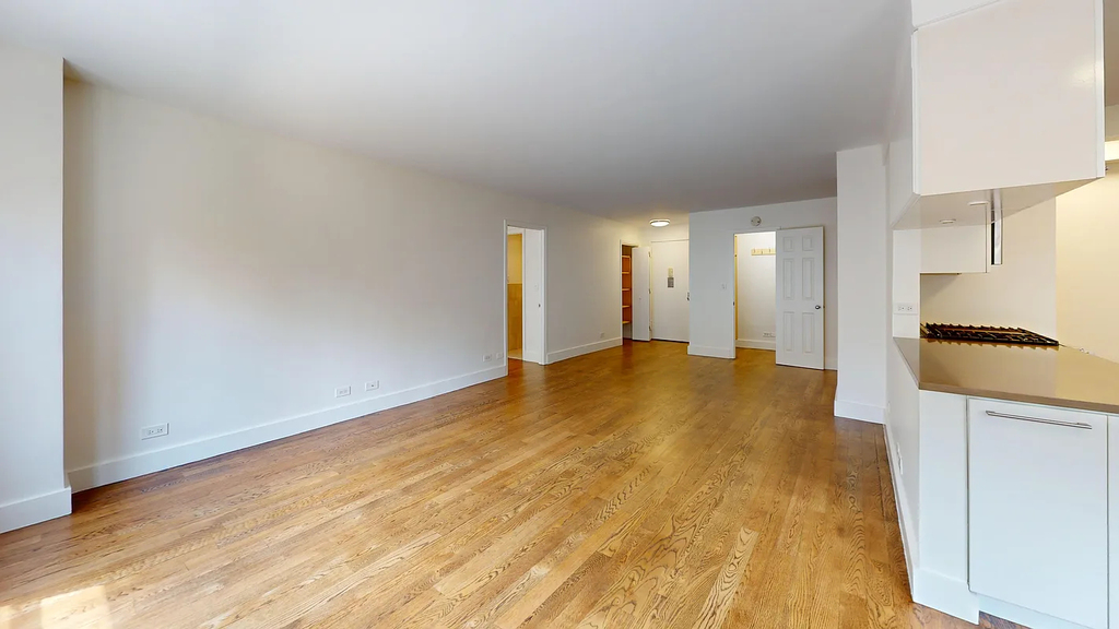 220 East 63rd Street - Photo 8