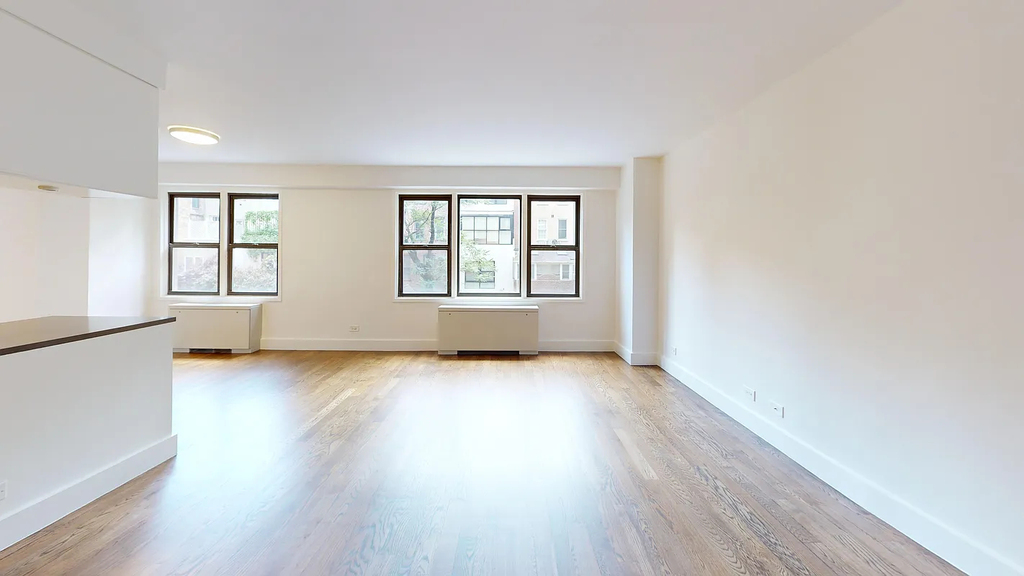 220 East 63rd Street - Photo 4