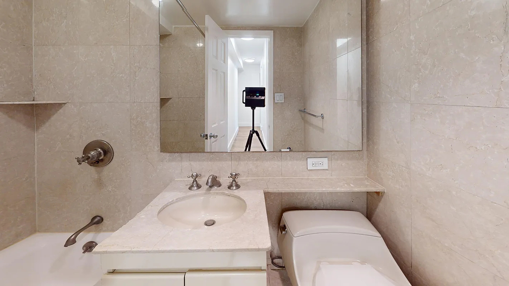 220 East 63rd Street - Photo 5