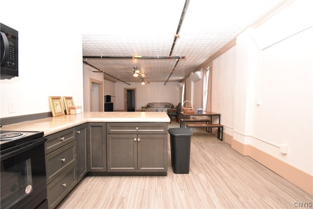152 Court Street - Photo 5