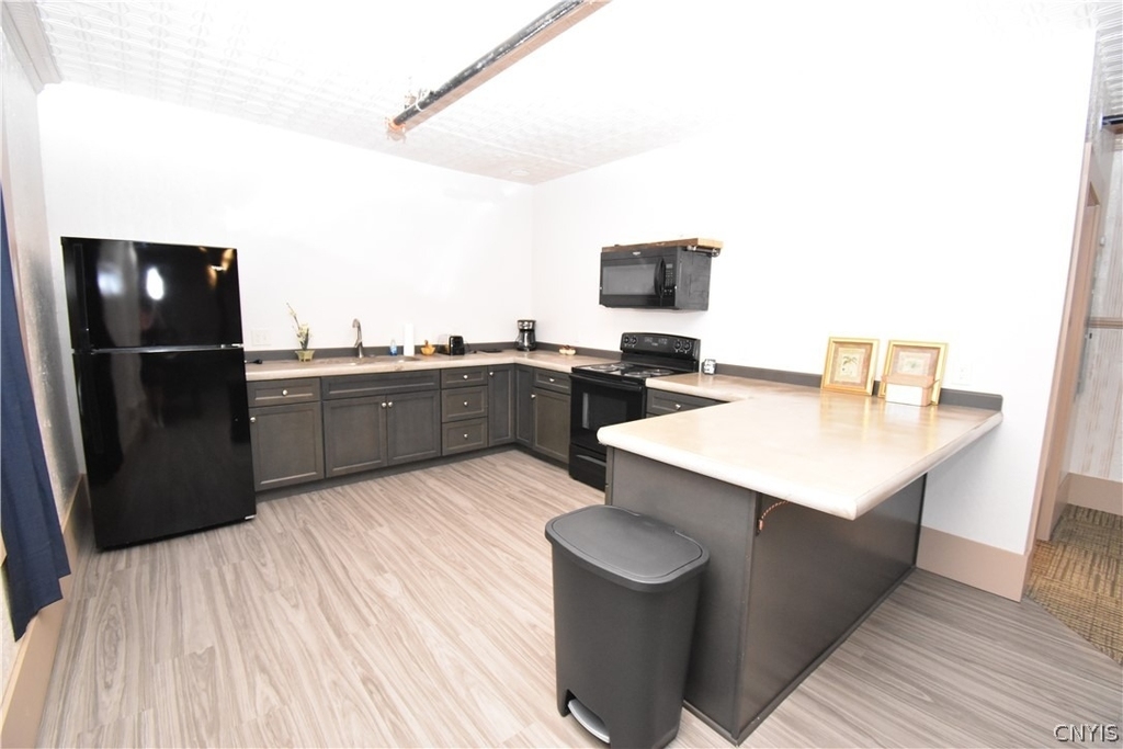 152 Court Street - Photo 2