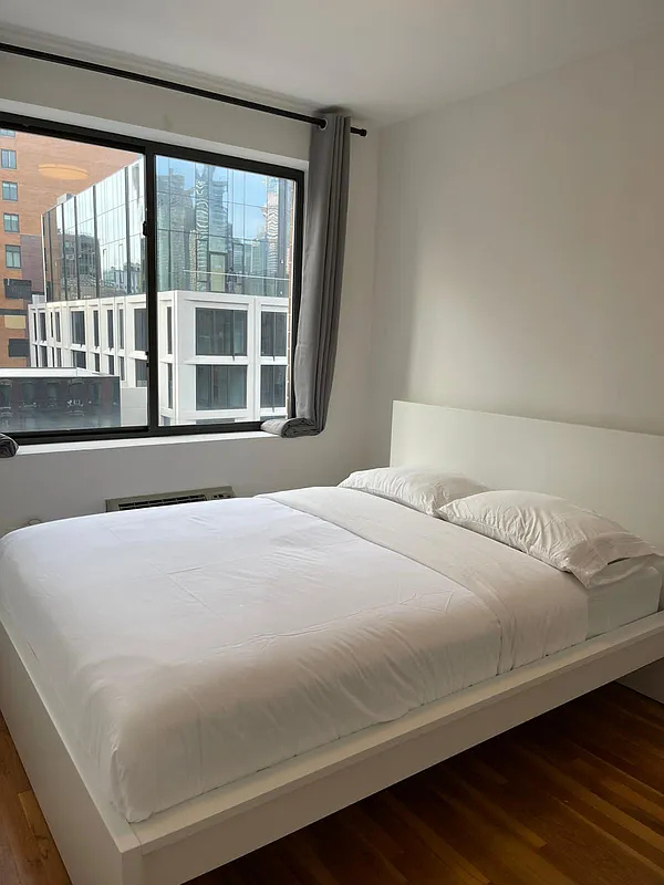 10th Avenue - Photo 2