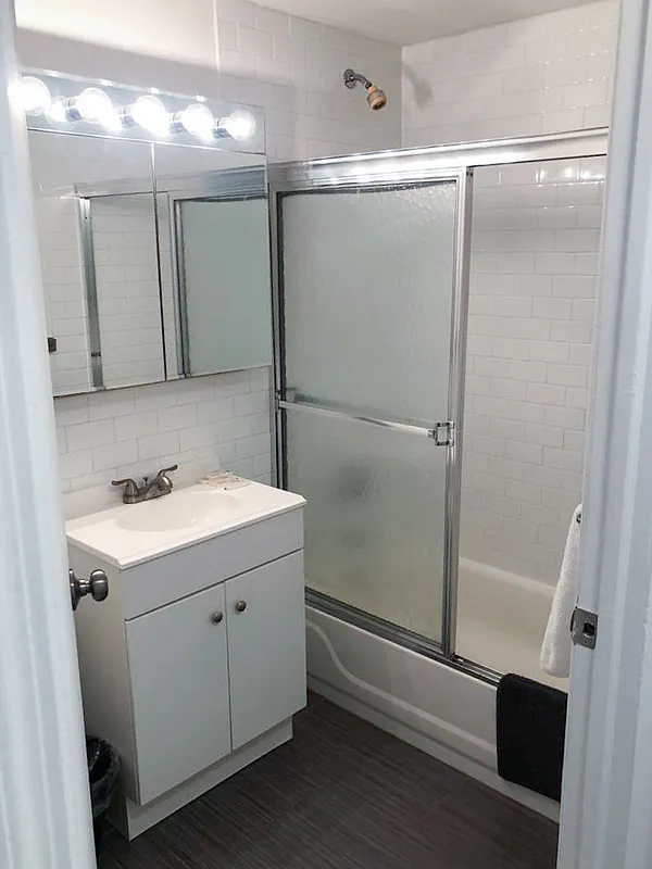 10th Avenue - Photo 8