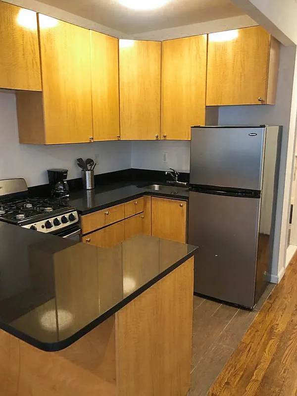 10th Avenue - Photo 3