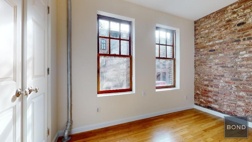 West 11th Street - Photo 1