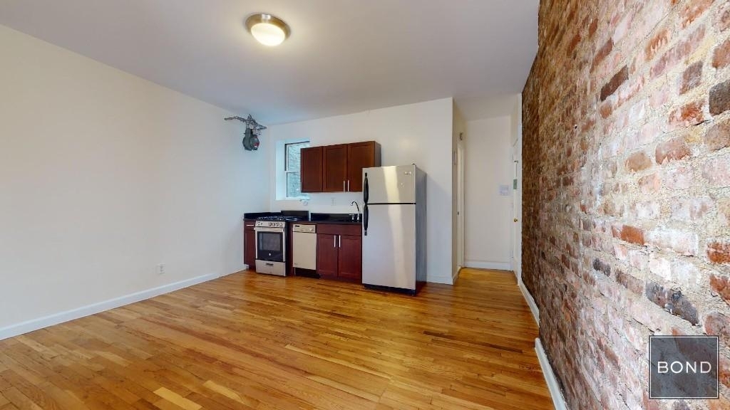West 11th Street - Photo 0