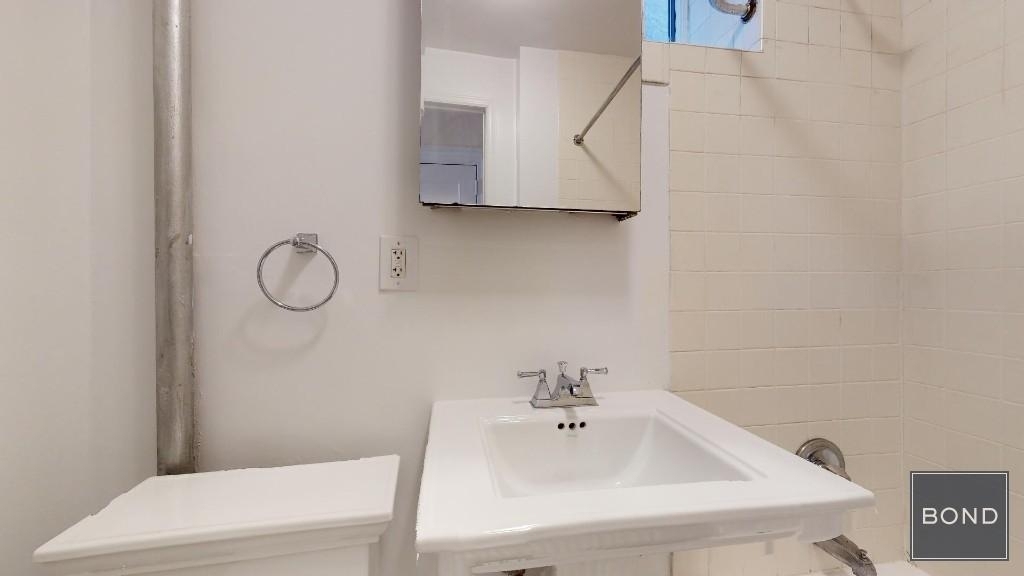 West 11th Street - Photo 3