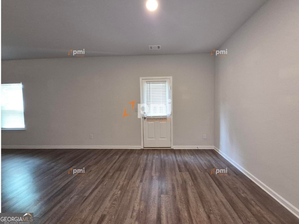 3338 Bridgewood Drive - Photo 4
