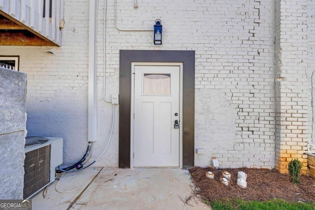 86 S Forest Avenue - Photo 2