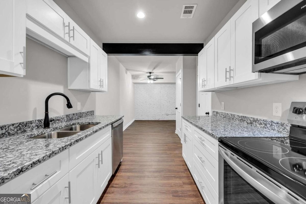 86 S Forest Avenue - Photo 3