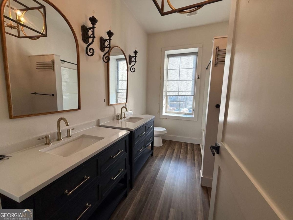 95 W Franklin Street - Photo 5
