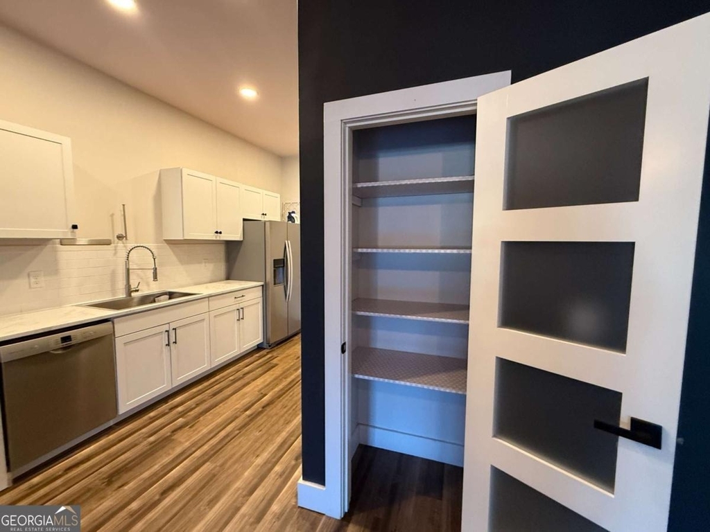 95 W Franklin Street - Photo 4