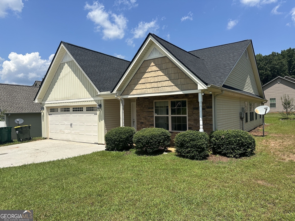 561 Highland Pointe Drive - Photo 1