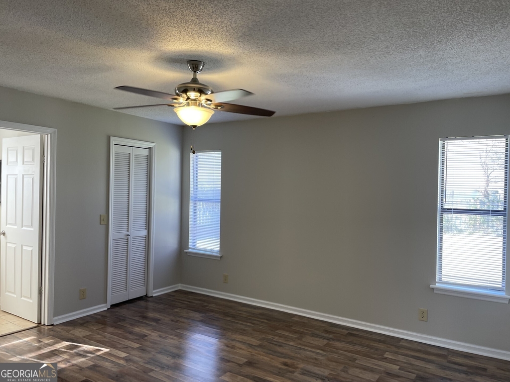 403 Fairfield Court - Photo 8