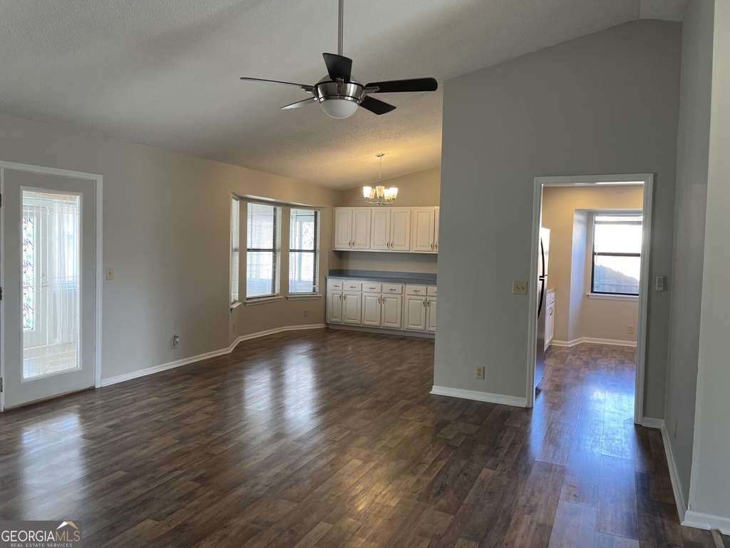 403 Fairfield Court - Photo 3