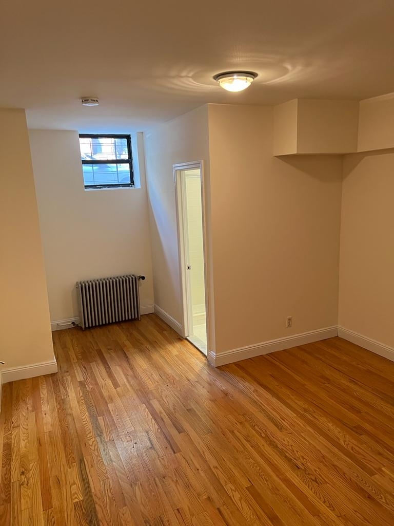 East 78th  Street - Photo 9