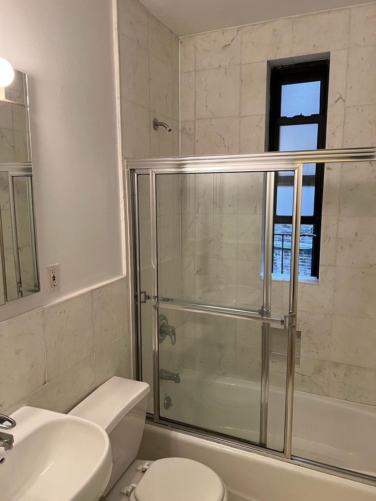 East 78th  Street - Photo 8