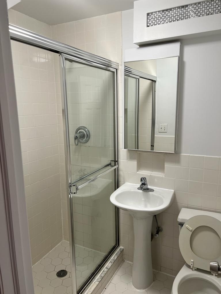 East 78th  Street - Photo 11